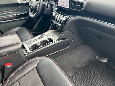 Used 2022 Ford Explorer ST-Line w/ Class IV Trailer Tow Package image 13