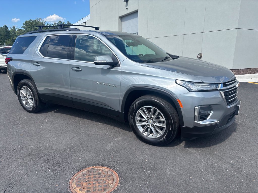 Used 2023 Chevrolet Traverse LT AWD/4WD image 3