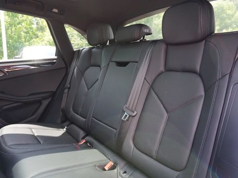 Used 2025 Porsche Macan AWD/4WD image 14
