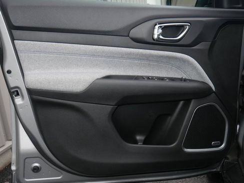 Used 2024 Jeep Compass Latitude w/ Sun and Sound Group image 14