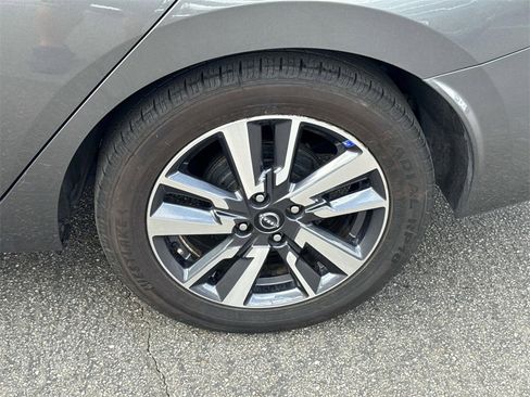 Used 2023 Nissan Versa SV image 38