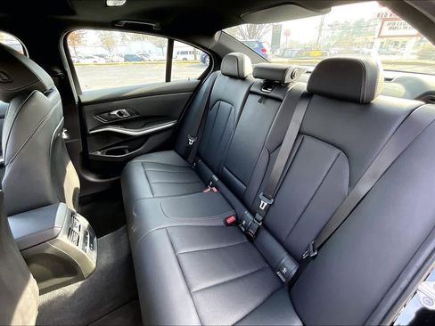 Used 2024 BMW 330e w/ Convenience Package image 21