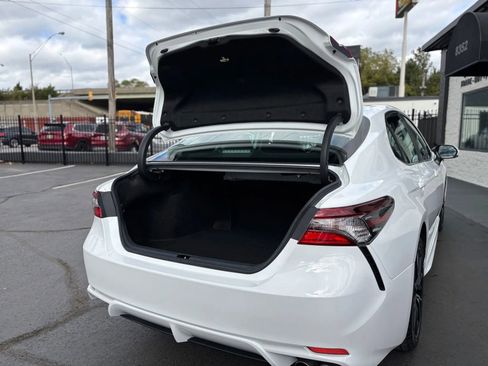 Used 2023 Toyota Camry SE image 15