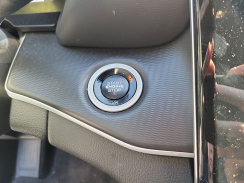 Certified 2025 Jeep Grand Cherokee Altitude AWD/4WD image 21