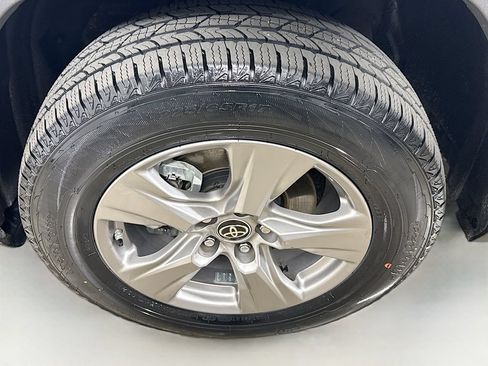 Used 2024 Toyota RAV4 LE AWD/4WD image 9