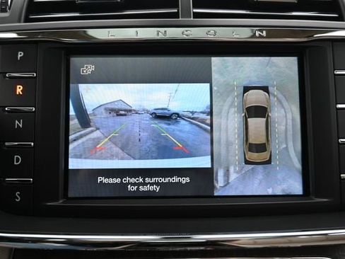 Used 2017 Lincoln Continental Reserve w/ Technology Package image 43