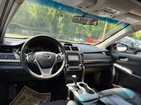 Used 2012 Toyota Camry SE FWD image 48
