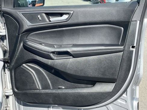 Used 2024 Ford Edge SE image 25