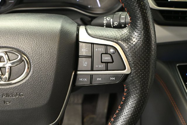 Used 2021 Toyota Sienna XSE FWD image 19