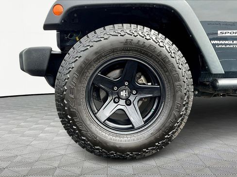 Used 2018 Jeep Wrangler Unlimited Sport w/ Connectivity Group image 35