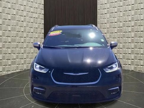 Certified 2024 Chrysler Pacifica Pinnacle FWD image 12