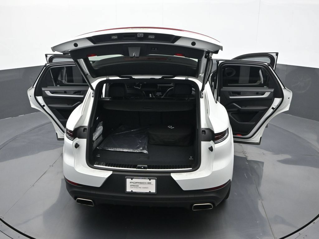 Certified 2024 Porsche Cayenne AWD/4WD image 27
