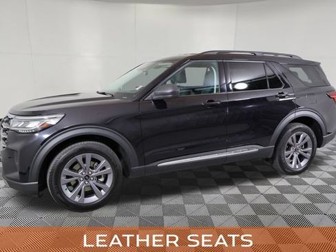 Used 2025 Ford Explorer Active w/ Active Comfort Package AWD/4WD image 12
