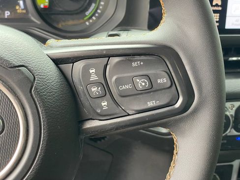 Used 2024 Jeep Wrangler Unlimited AWD/4WD image 20