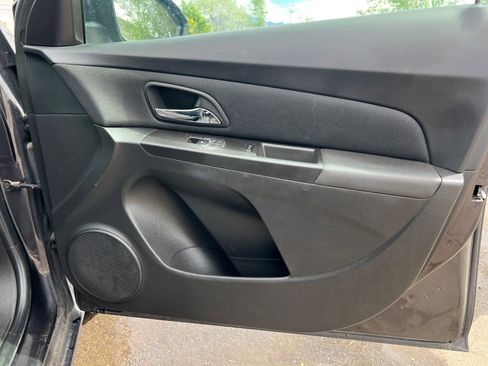 Used 2016 Chevrolet Cruze LT w/ Technology Package image 17