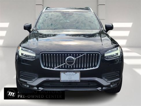 Used 2022 Volvo XC90 T5 Momentum w/ Climate Package image 8