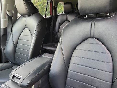 Used 2023 Toyota Highlander L image 5