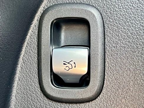 Certified 2023 Mercedes-Benz GLC 300 4MATIC image 23