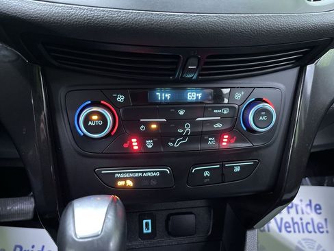 Used 2018 Ford Escape SE w/ SE Sport Appearance Package image 24