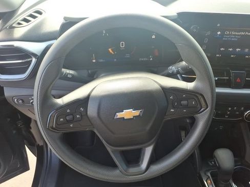 Used 2024 Chevrolet TrailBlazer LT FWD image 14