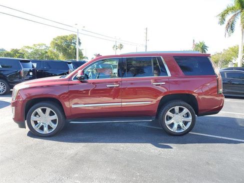 Used 2020 Cadillac Escalade Premium Luxury AWD/4WD image 21