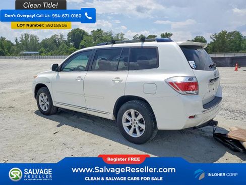 Used 2012 Toyota Highlander 4WD Hybrid w/ Cold Weather Pkg image 3