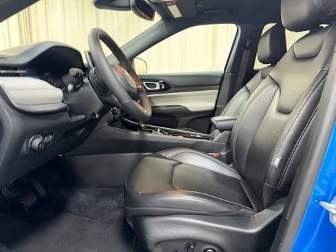 Used 2025 Jeep Compass Limited AWD/4WD image 14