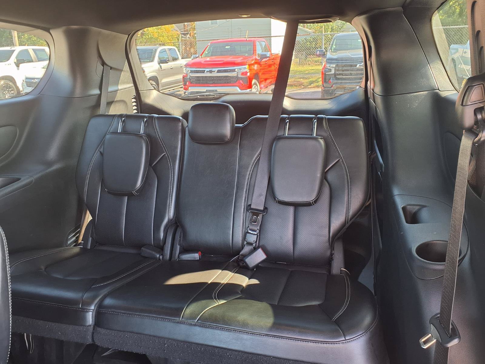 Used 2025 Chrysler Pacifica Select FWD image 7