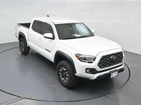 Used 2023 Toyota Tacoma TRD Off-Road AWD/4WD image 33