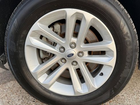 Used 2013 Ford Explorer XLT FWD image 24