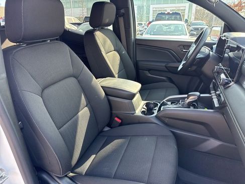 Used 2024 Chevrolet Colorado LT image 27