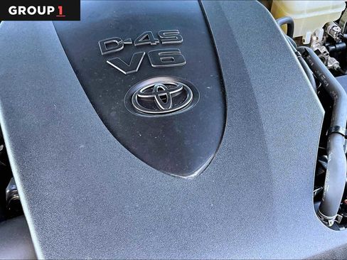 Certified 2022 Toyota Tacoma TRD Off-Road AWD/4WD image 30