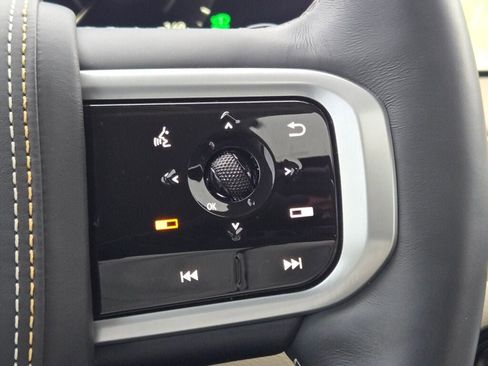 Used 2025 Nissan Armada Platinum Reserve image 32