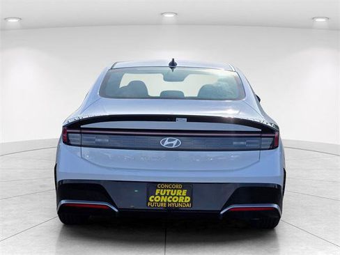 New 2025 Hyundai Sonata SEL image 4