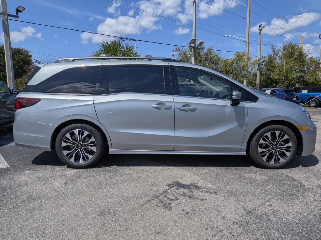 New 2027 Honda Odyssey Elite image 3