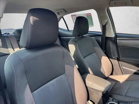 Used 2019 Toyota Corolla LE image 23