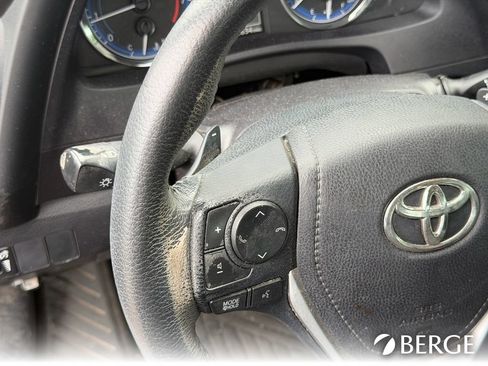 Used 2018 Toyota Corolla SE w/ Carpet Mat Package (TMS) FWD image 17