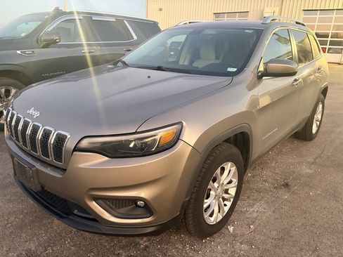 Used 2019 Jeep Cherokee Latitude w/ Cold Weather Group image 31