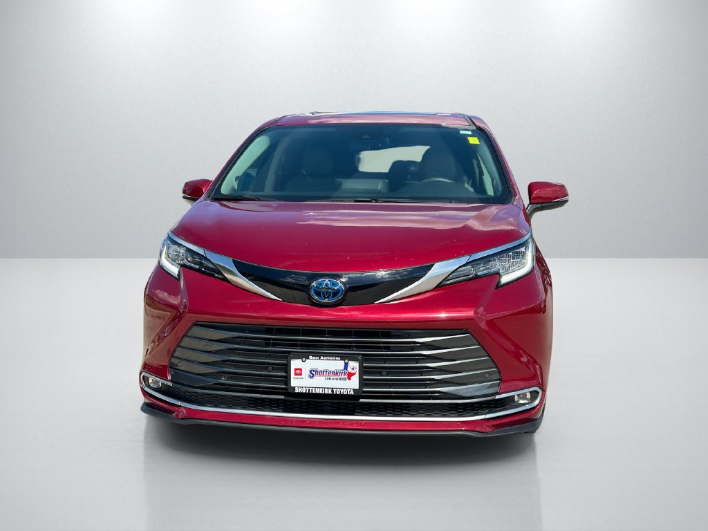 Certified 2023 Toyota Sienna Limited AWD/4WD image 2