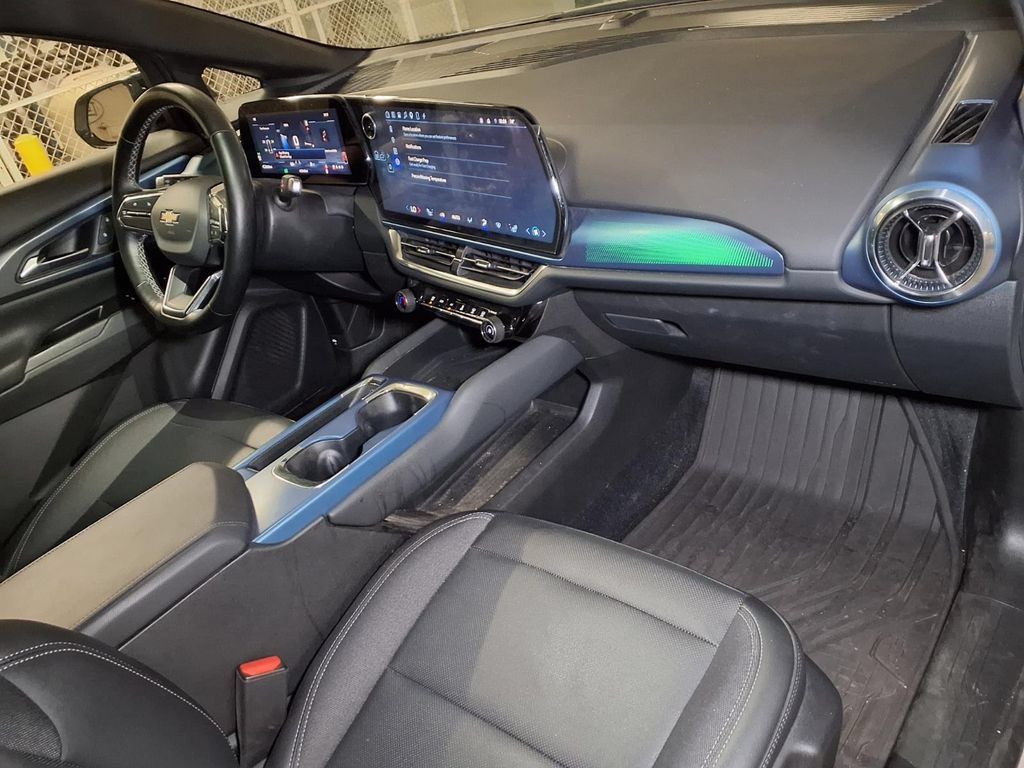Used 2024 Chevrolet Equinox EV LT w/ LPO, Blackout Package FWD image 29