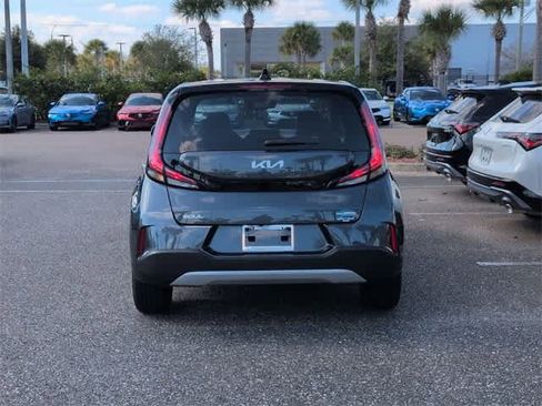 Used 2024 Kia Soul EX image 7