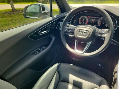 Used 2023 Audi Q7 2.0T Premium w/ Convenience Package AWD/4WD image 14