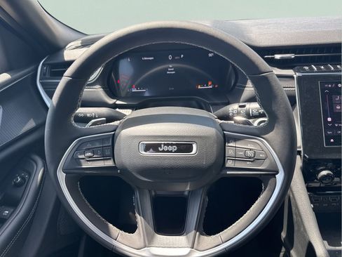 New 2026 Jeep Grand Cherokee Laredo X RWD image 25