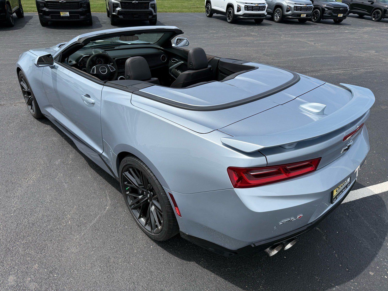 Used 2017 Chevrolet Camaro ZL1 RWD image 6