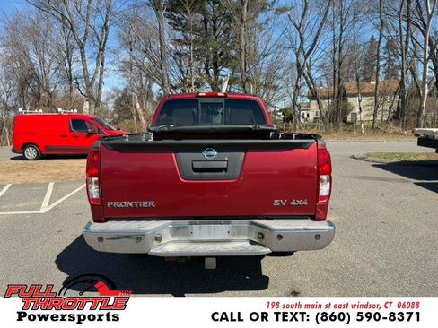 Used 2015 Nissan Frontier SV w/ SV Value Truck Package AWD/4WD image 8
