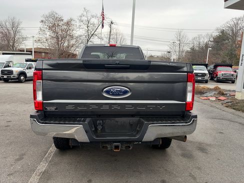 Used 2018 Ford F250 XL w/ Power Equipment Group image 9