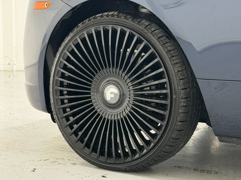 Used 2017 Rolls-Royce Dawn RWD image 92