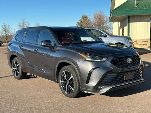 Used 2021 Toyota Highlander XSE image 7
