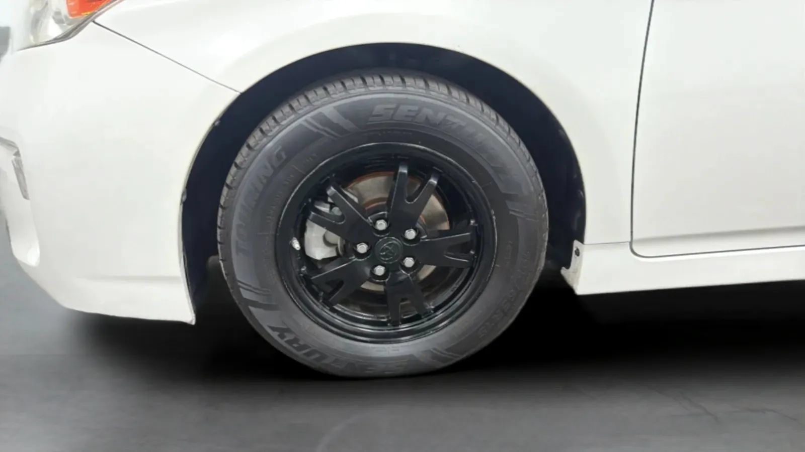 Used 2015 Toyota Prius Two FWD image 27