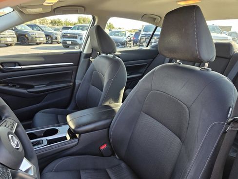 Used 2023 Nissan Altima 2.5 SV image 23